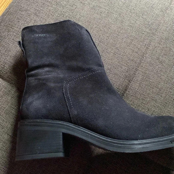 Wonders Women's G-5621-W black Waterproof Suede size 39 /8.5 - Picture 2 of 3